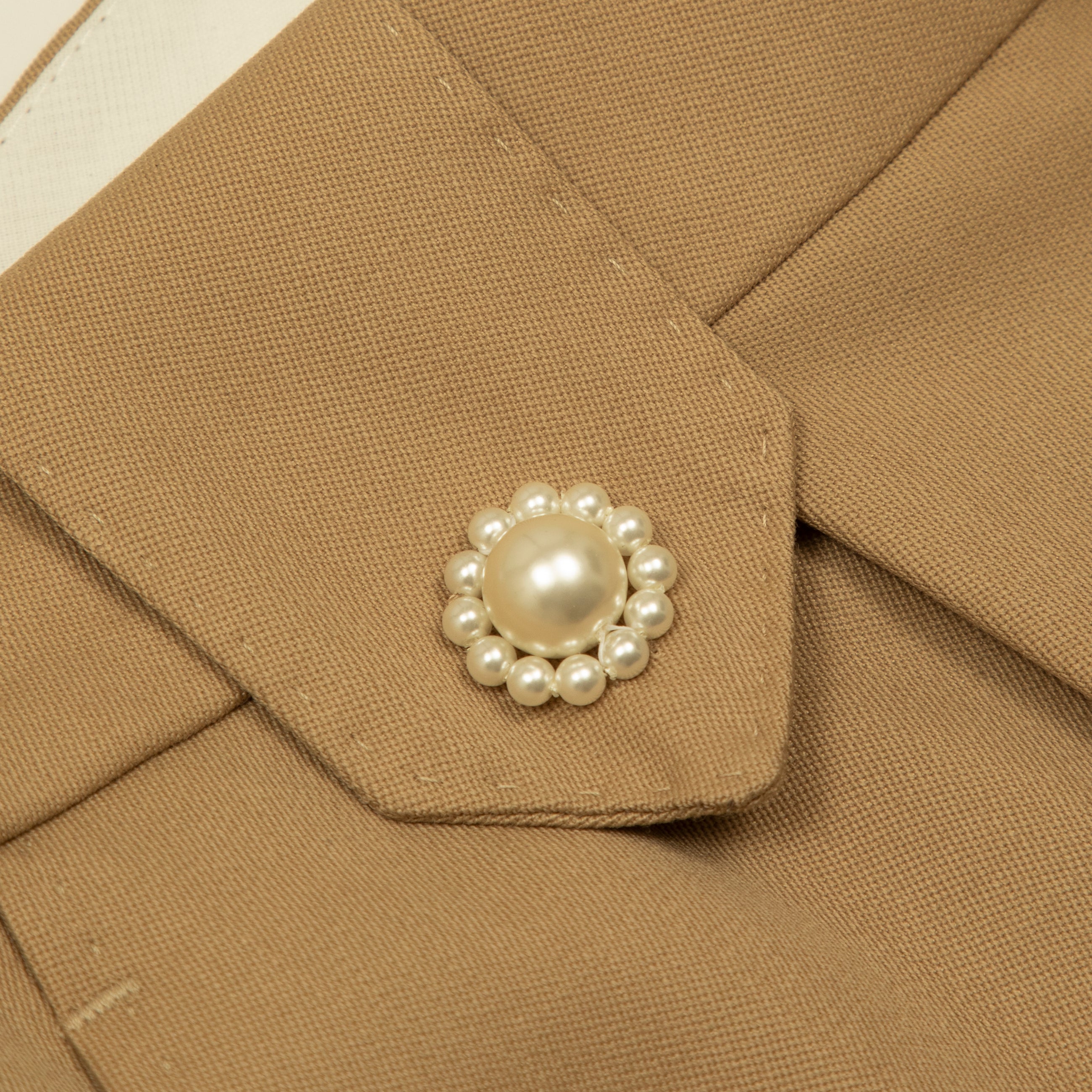 Simone Rocha Tailored Wide Leg Belt Loop Tab Shorts W/ Daisy Beige