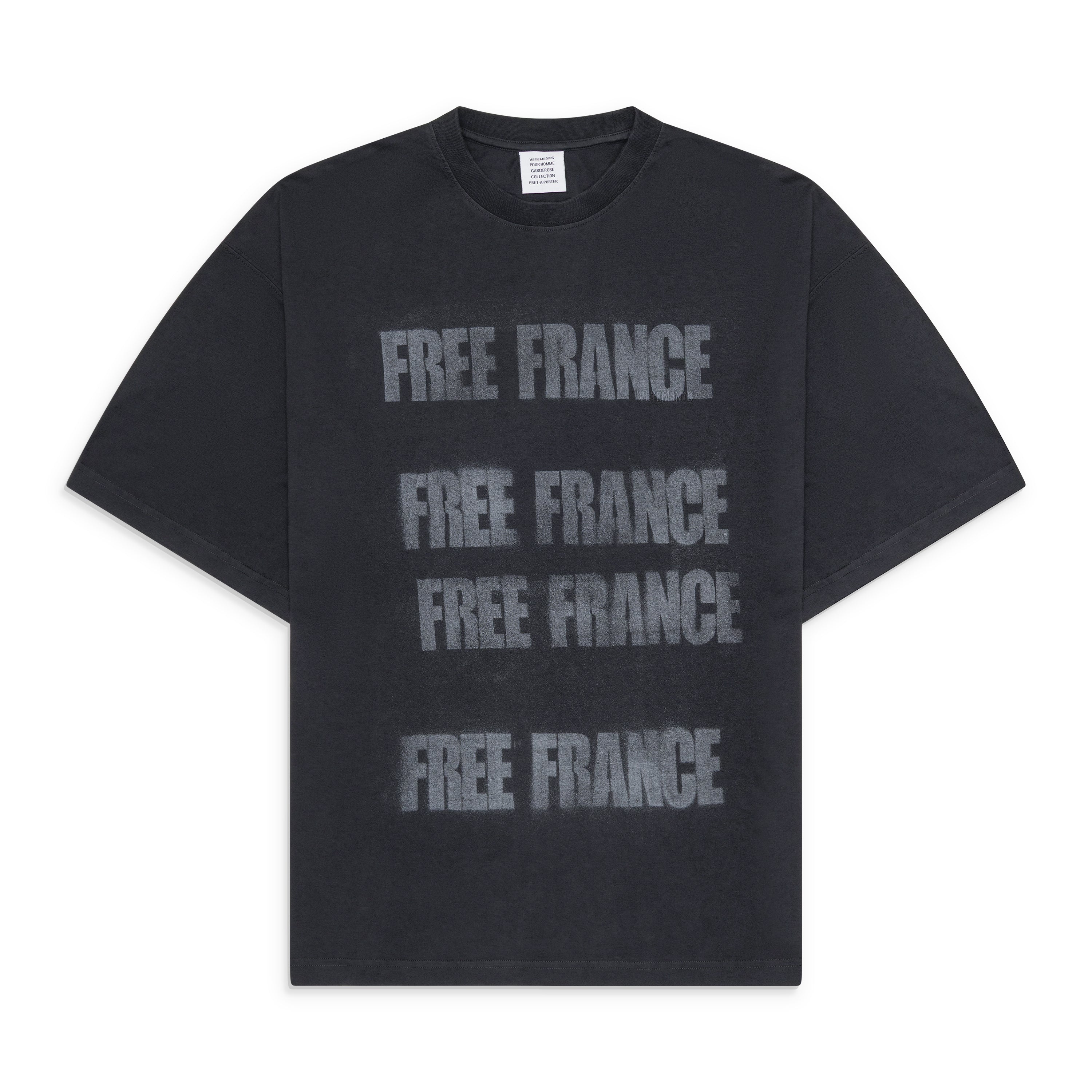 VETEMENTS – ESSXNYC