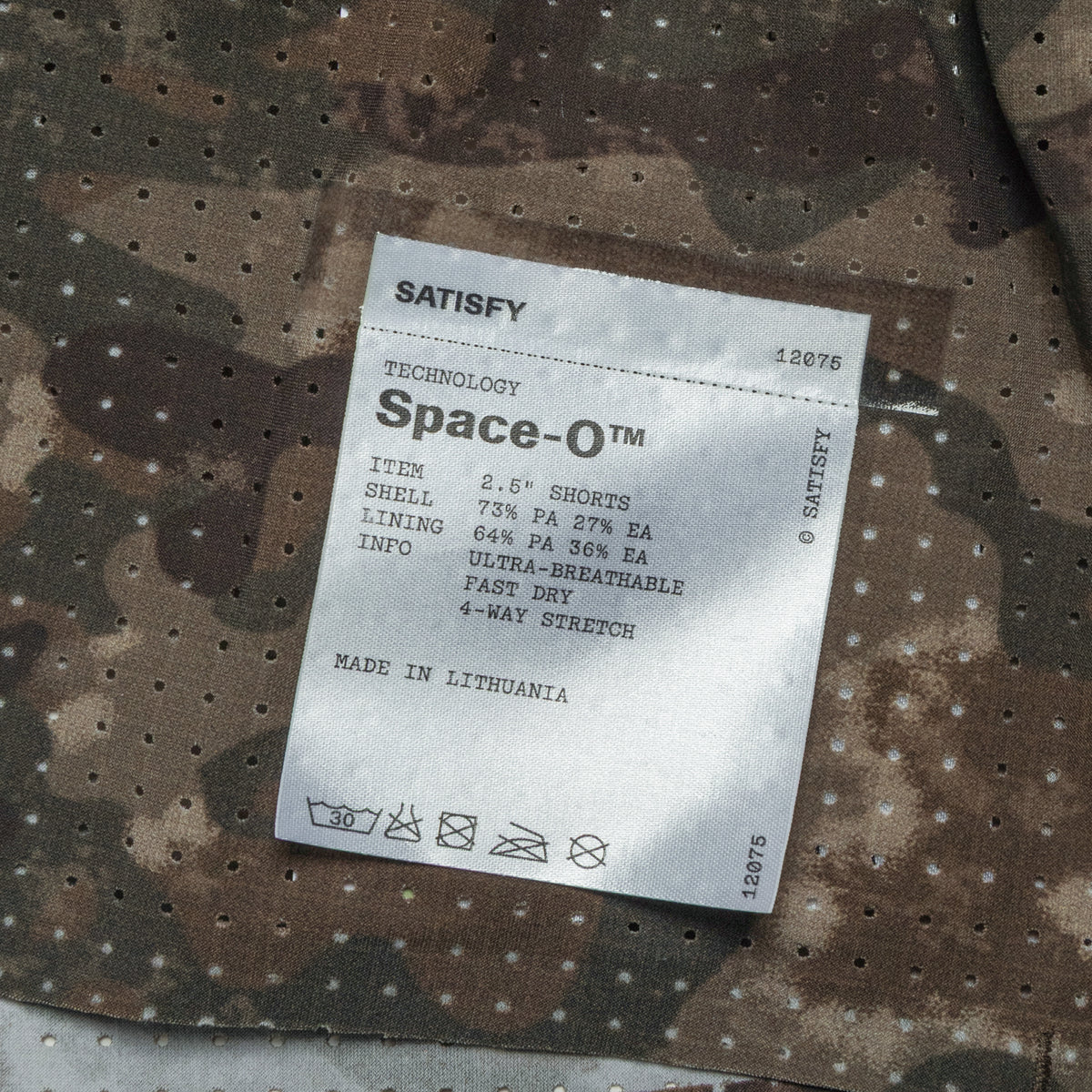 SATISFY Space-O 2.5 Shorts Camo