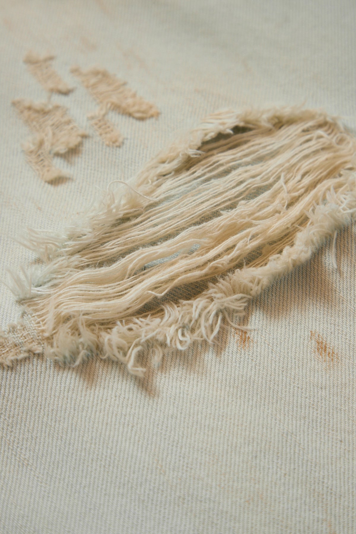 ACNESTUDIOS2023FITSHOREBREAKJEANS_1ATESSX