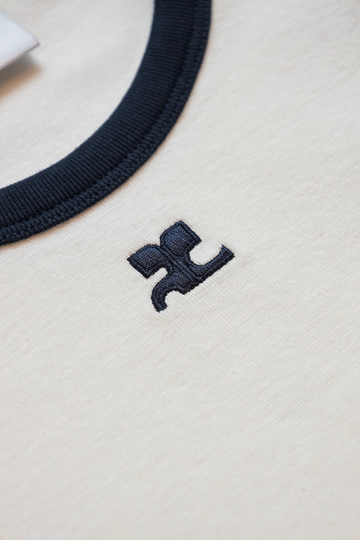 Courreges Signature Contrast T-Shirt White – ESSXNYC Courreges Signature Contrast T-Shirt White – ESSXNYC