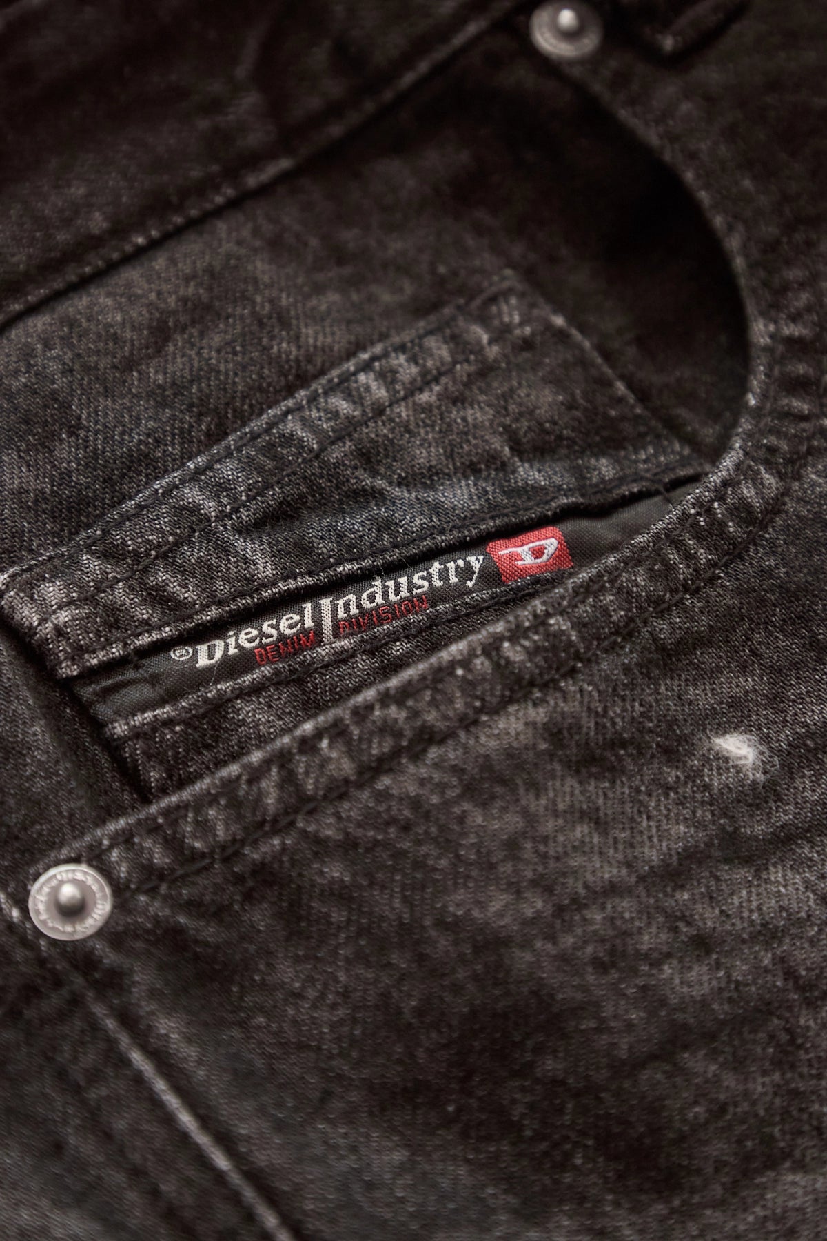 DieselBlackRegularLegJeansBlack-Black_323