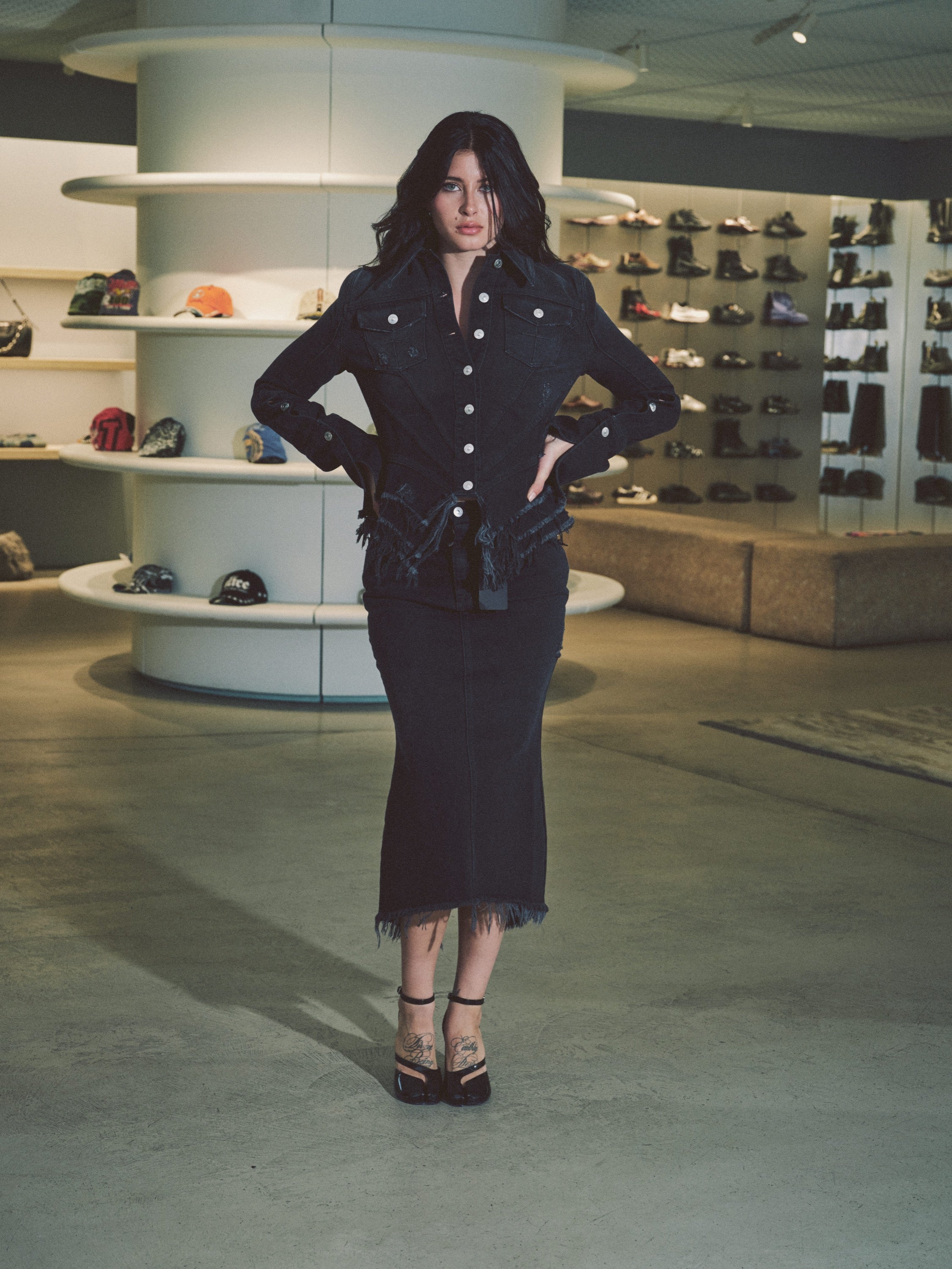 SHOP 
women's