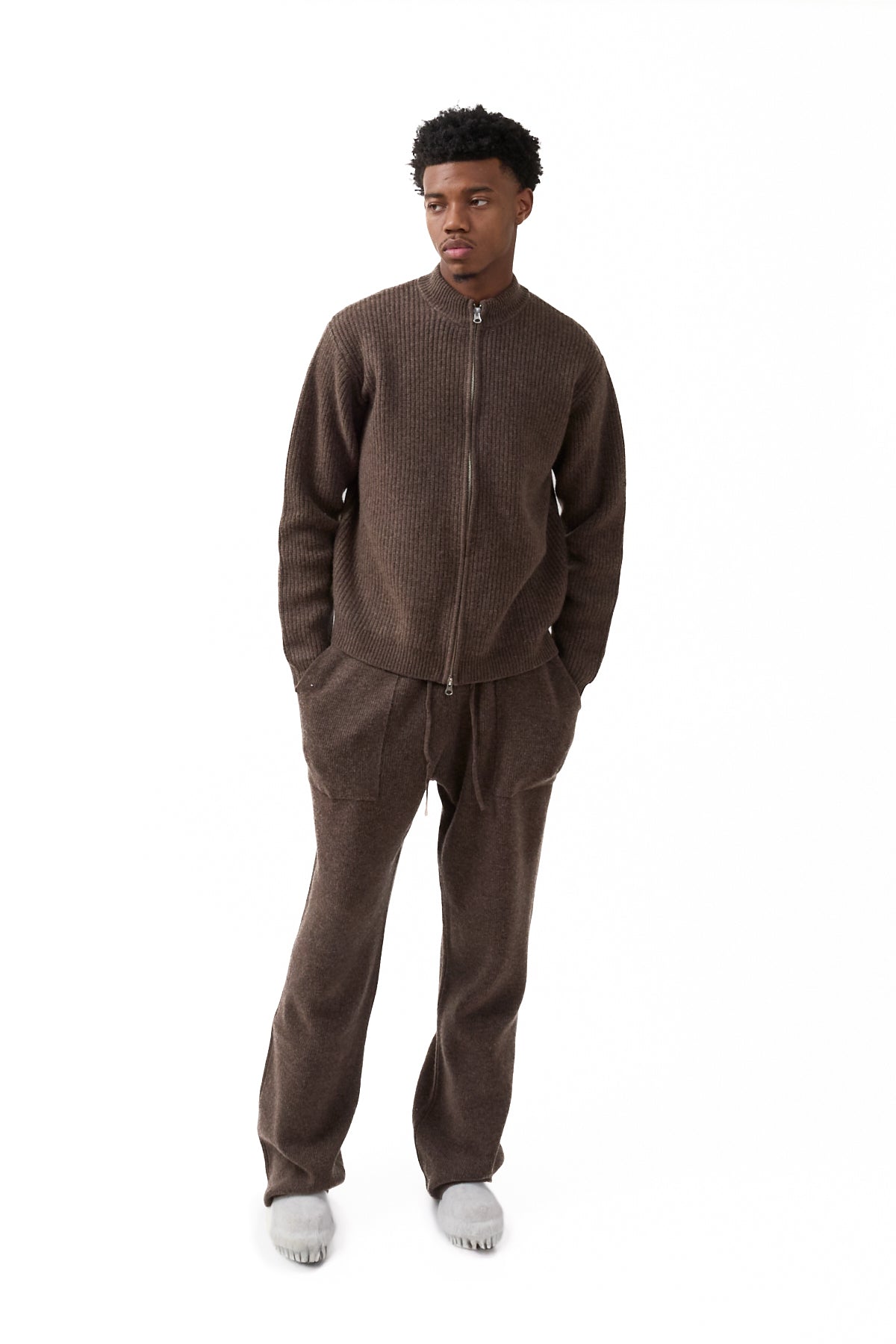 Christina knit PO Audire チャコールブラウン 長袖ニット Christina knit PO Audire チャコールブラウン 長袖ニット 【公式通販】