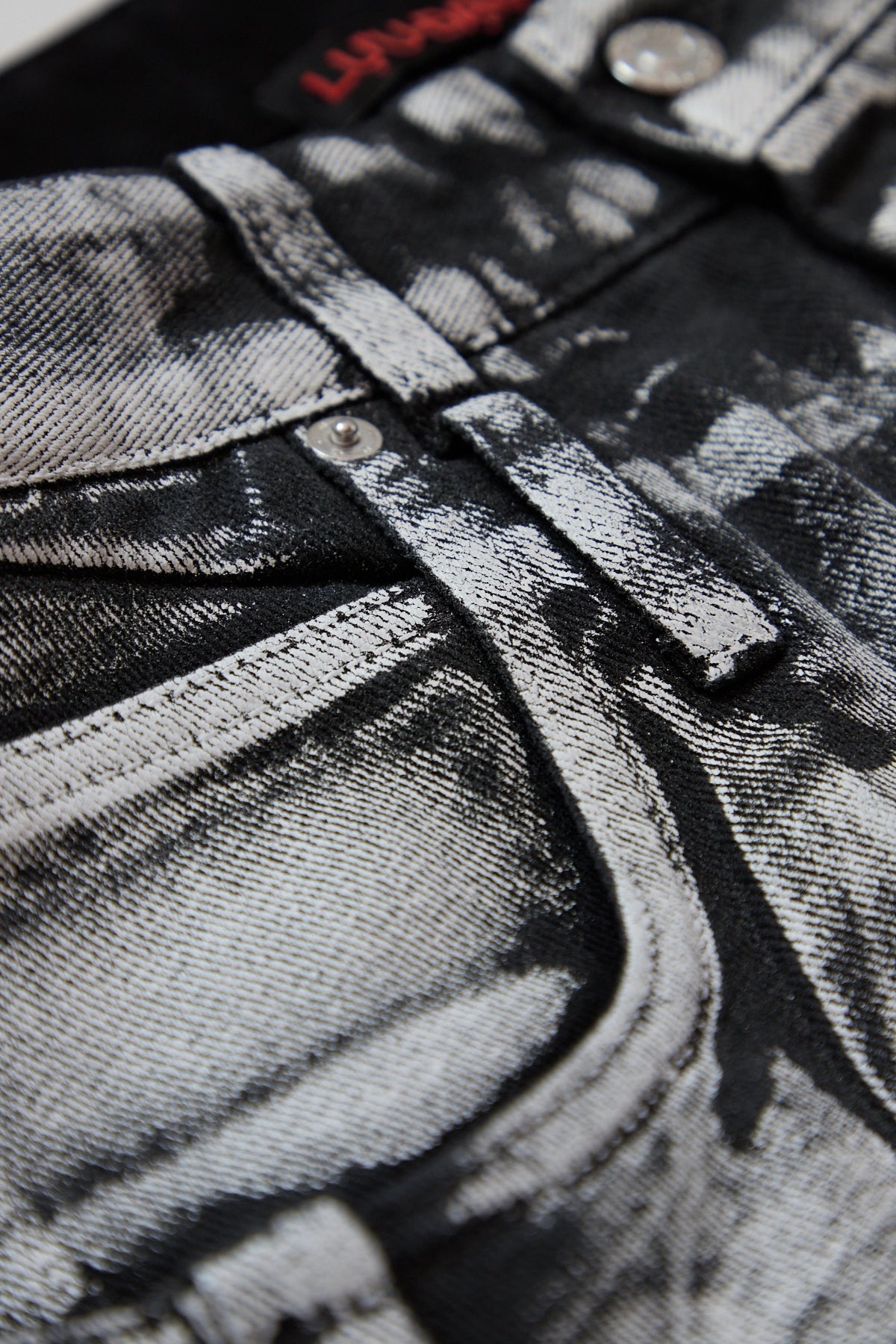 LUUDANRADIATIONDUMSTERDENIMJEANS1