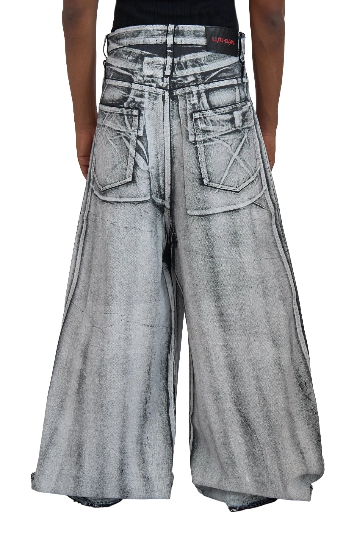 LUUDANRADIATIONDUMSTERDENIMJEANS1LUUDANJEANSSEP12ESSX0706