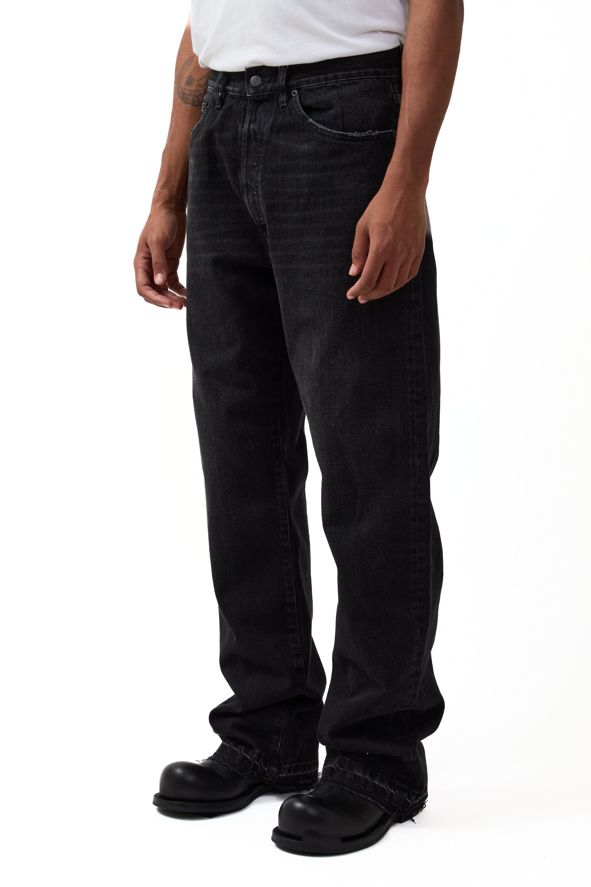 Maison Margiela ブラックＭsize Maison Margiela Relaxed Jeans Washed Black – ESSXNYC
