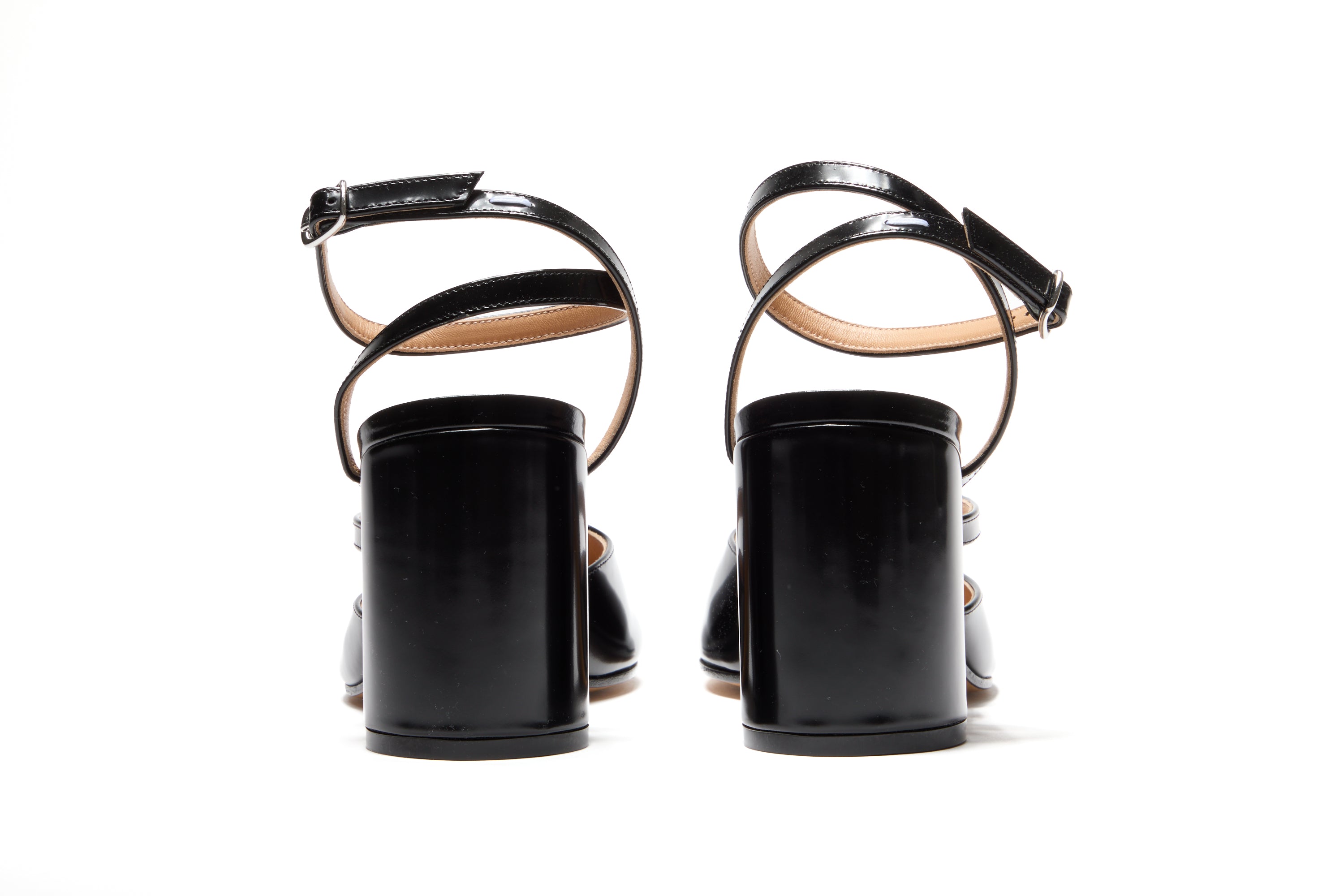Maison Margiela Brushed Leather Tabi Sandal Pump H80 Black – ESSXNYC
