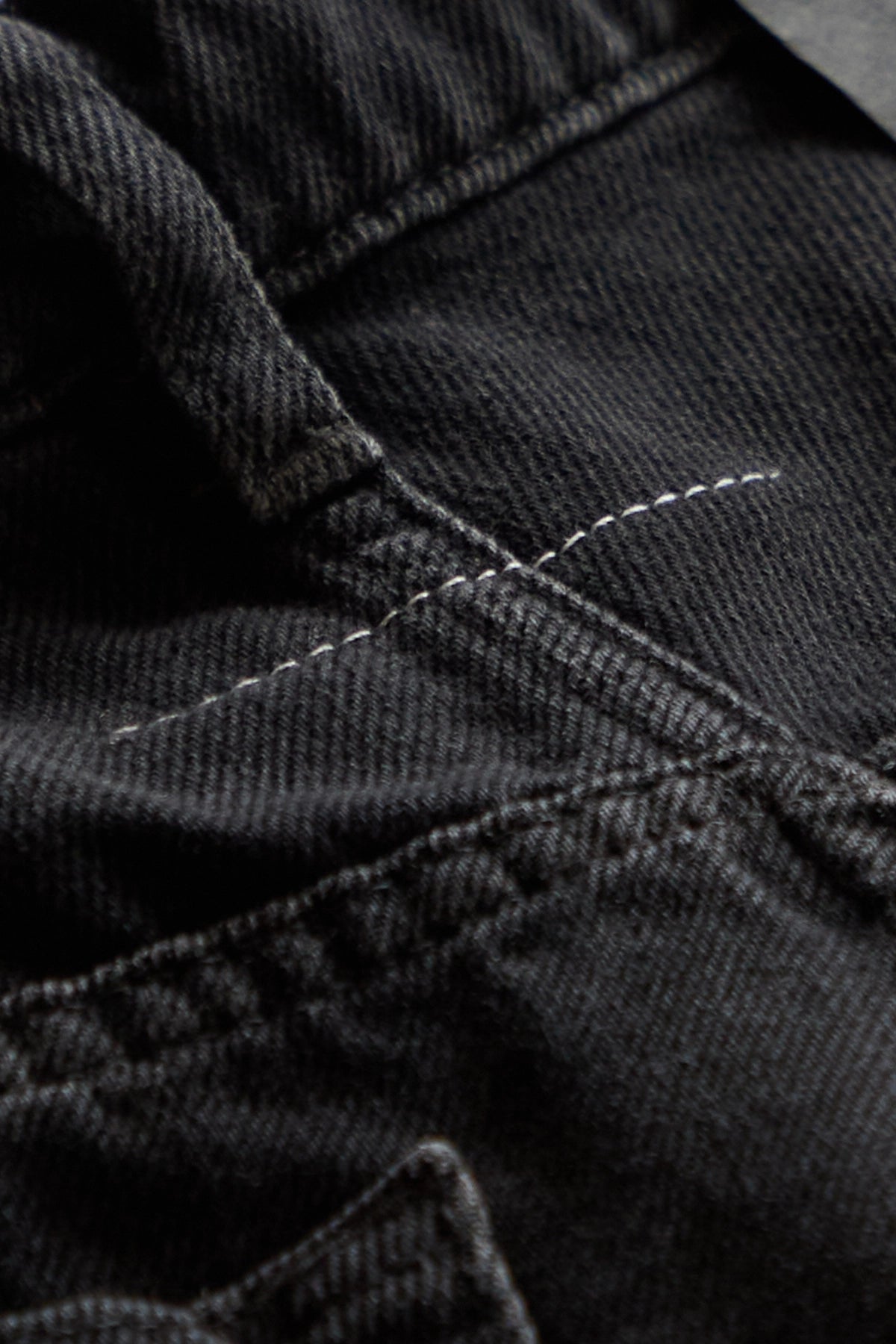 MM6BLACKPANTSWITHPAINT1ATESSXDET