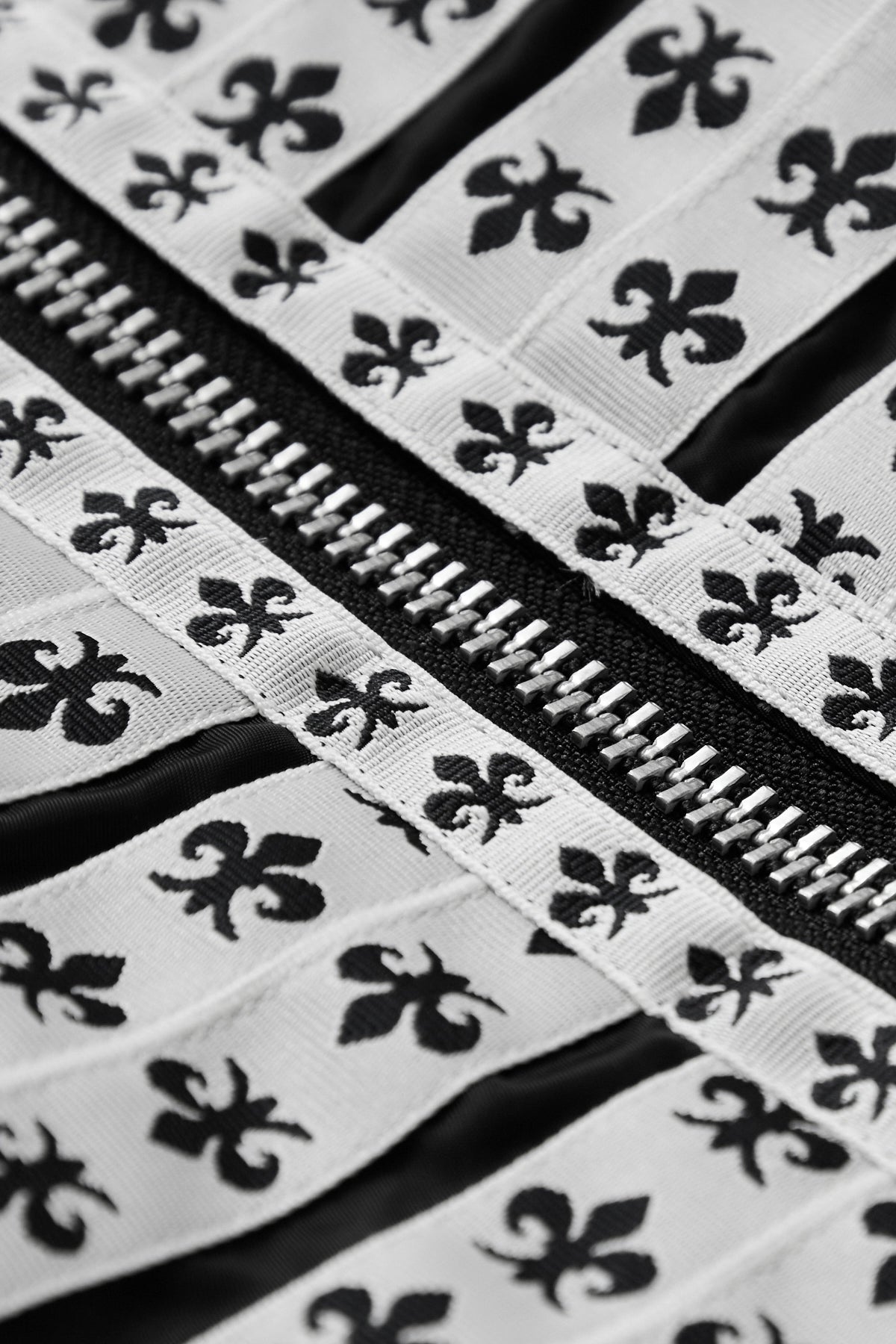 SOLOISTDOUBLETHUGEBRITBOMBERJACKET