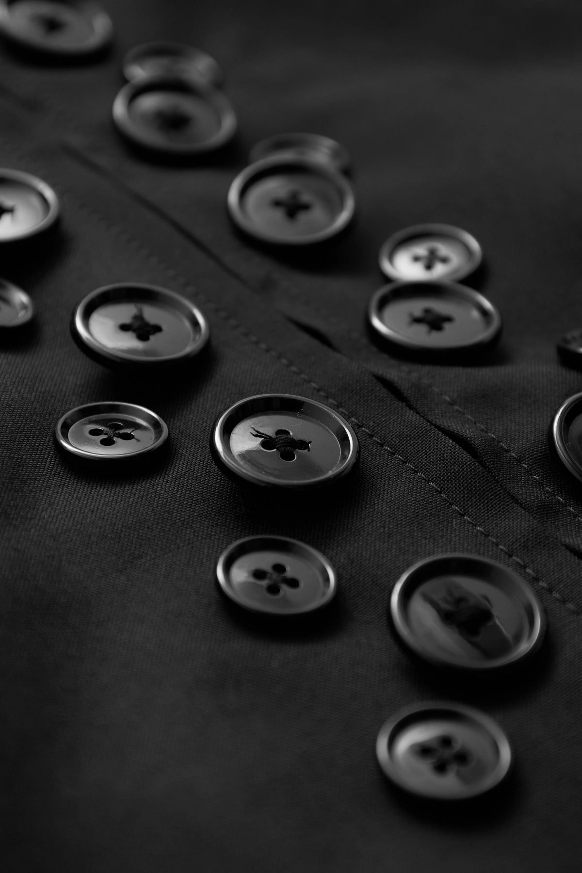 SOLOISTZIPUPBRITJKBLACKBUTTONS-Soloist2-1