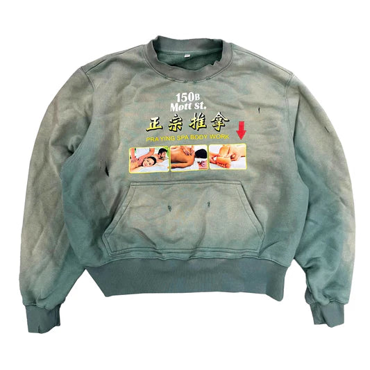 Praying Spa Crewneck Green – ESSXNYC