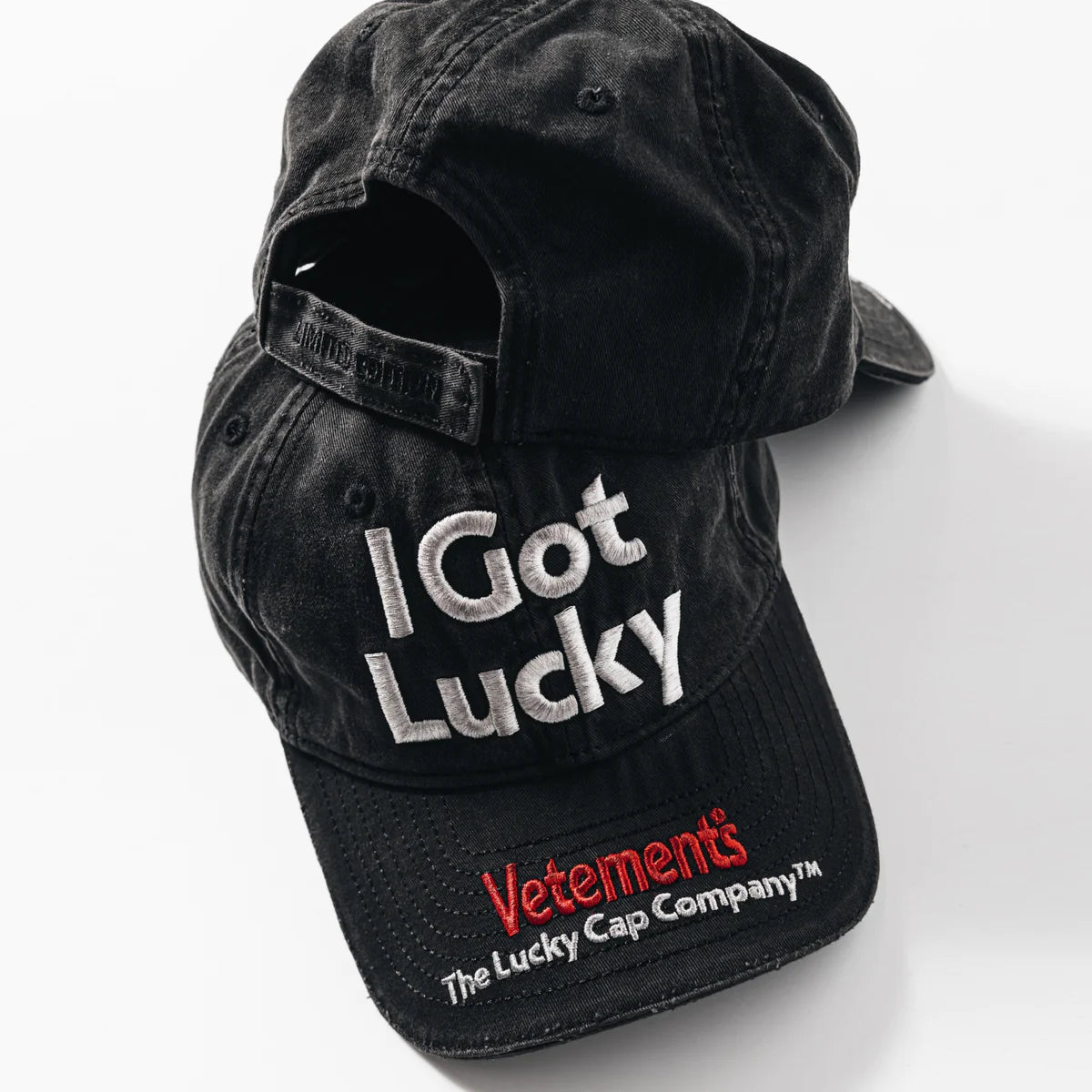 VETEMENTS LUCKY CAP BLACK