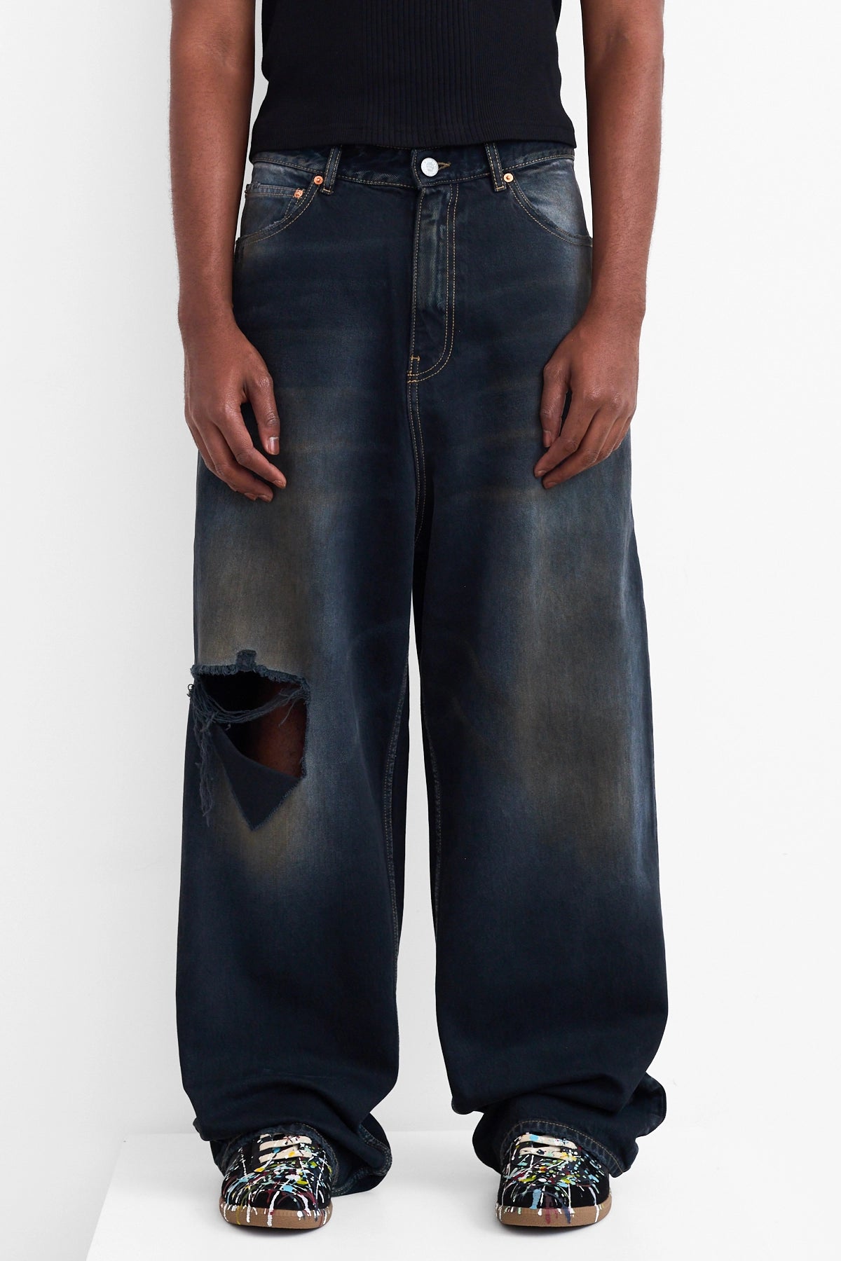 Vetements Distressed Baggy Jeans Blackout – ESSXNYC