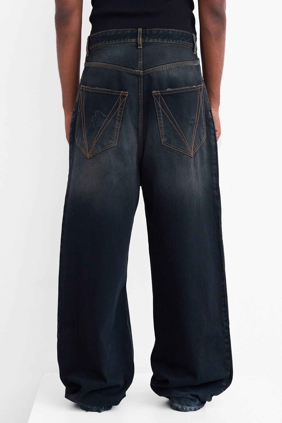 Vetements Distressed Baggy Jeans Blackout 5