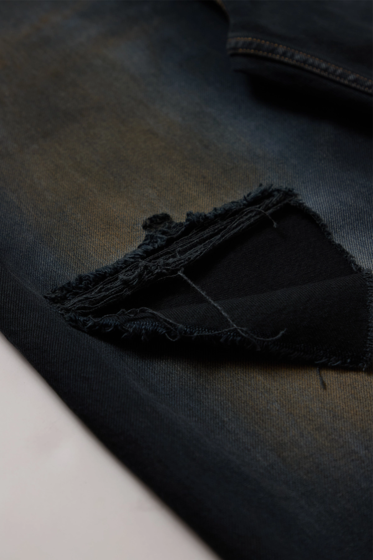 Vetements Distressed Baggy Jeans Blackout – ESSXNYC